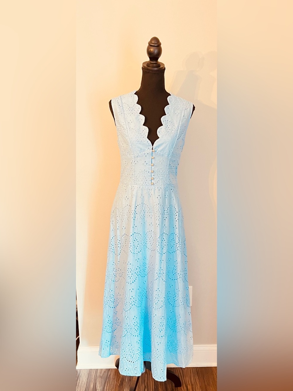 Commense cotton sleeveless embroidered eyelet dress with deep v neck - Picture 4 of 8